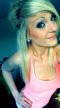 Ashlyn Rae Gives A Slutty